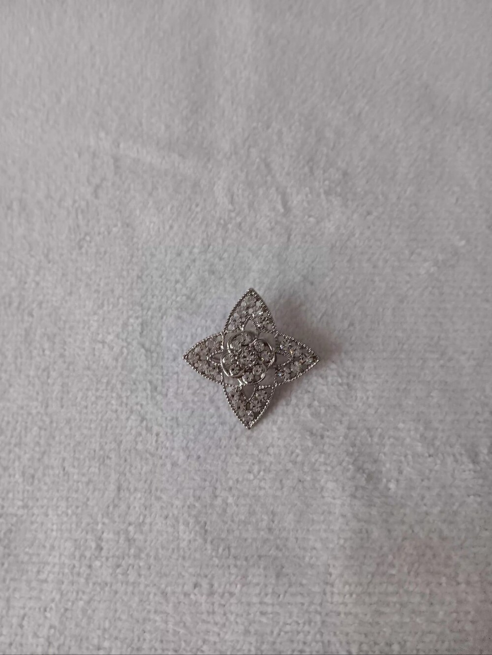 Silver Star Brooch Pin - Picture 5 of 8